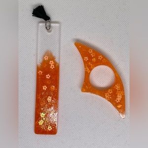 Epoxy Resin Book Page Holder and Bookmark Set